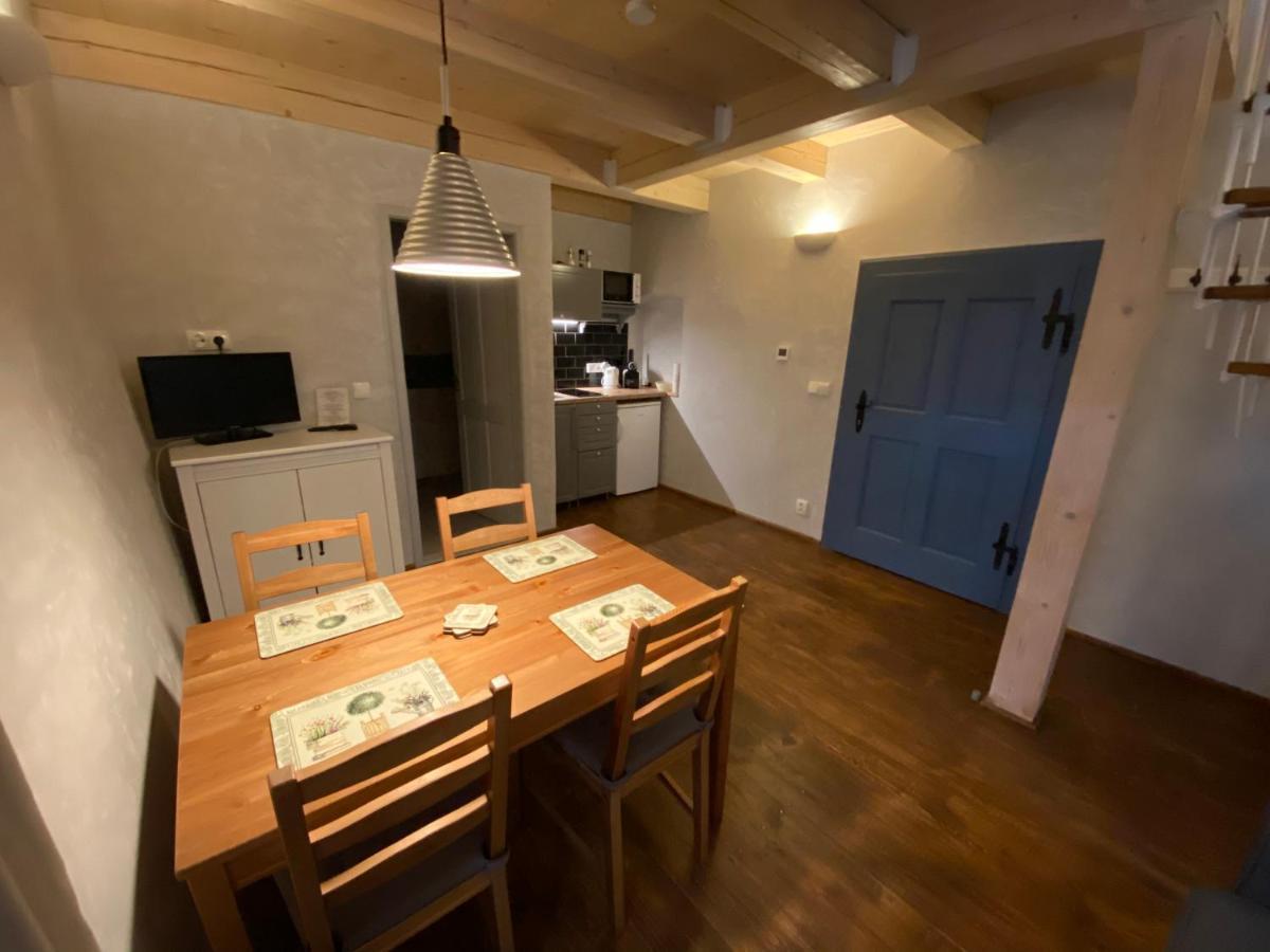 U Dr. Fausta Apartman Slavonice Kültér fotó