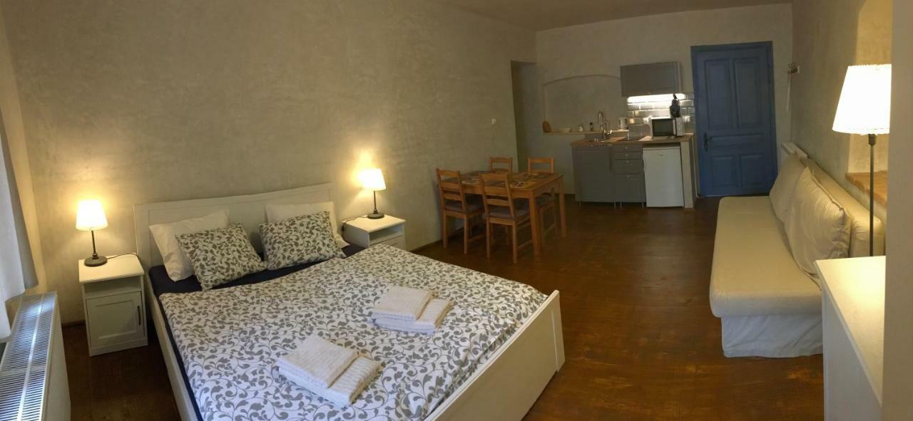 U Dr. Fausta Apartman Slavonice Kültér fotó